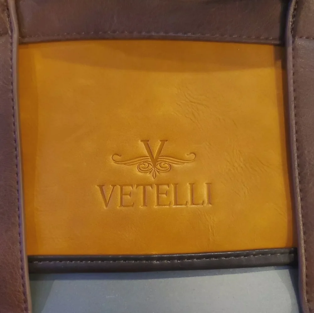 VETELLI ITALIAN LEATHER TOILET TREE VACATIONER.